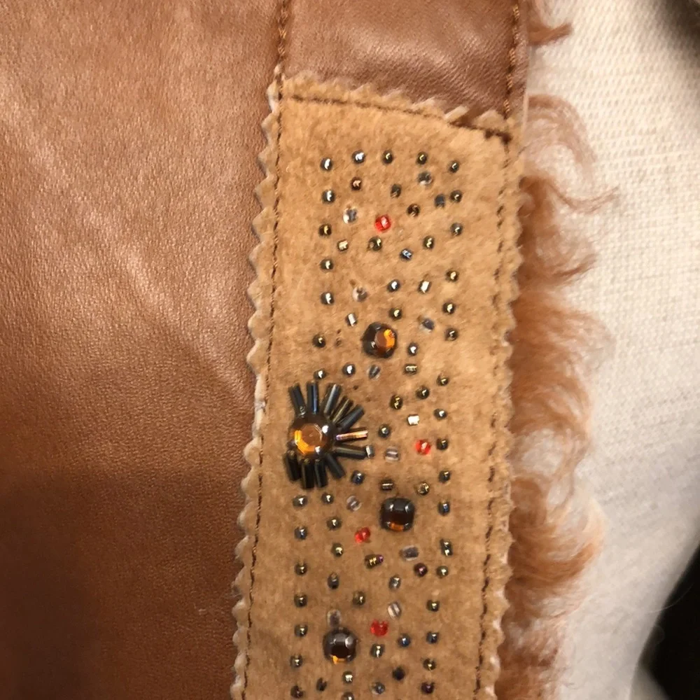 Gorgeous Cache 100% lamb leather jacket. The inside is polyester and lamb fur. - Picture 4 of 9